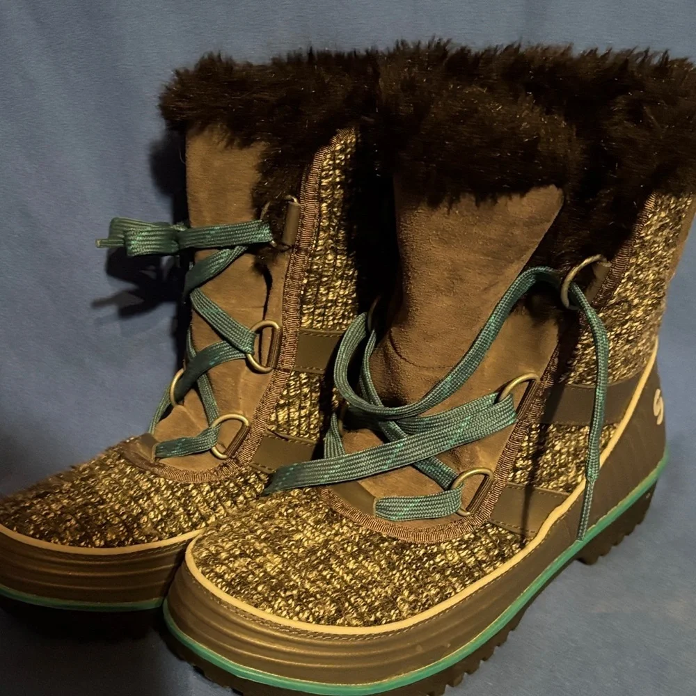 Sorel Brown Knit Faux-Fur Trim Winter Boot with Teal Accents